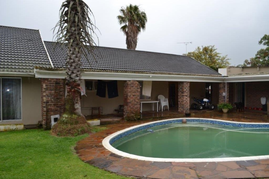 4 Bedroom Property for Sale in Beacon Bay Eastern Cape